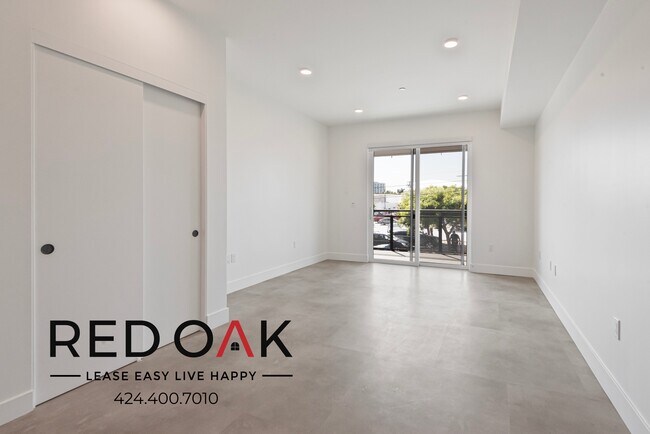 3450 W 43rd St in Los Angeles, CA - Building Photo - Building Photo