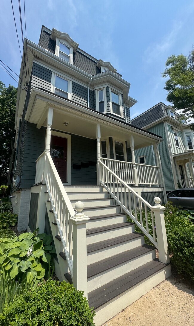 135 Morrison Ave, Unit 1 in Somerville, MA - Foto de edificio - Building Photo