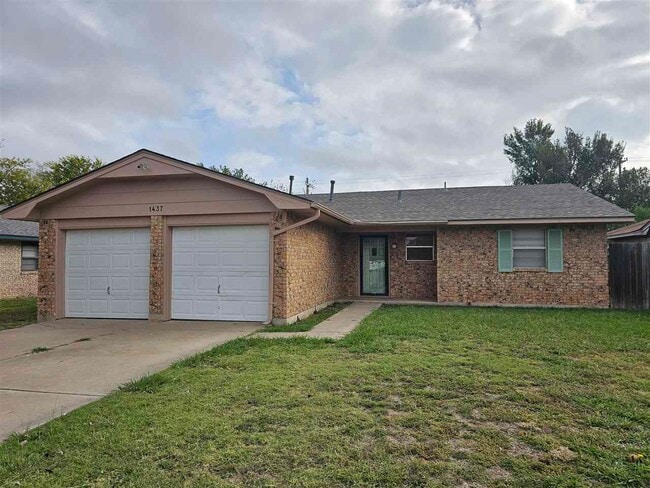 property at 1437 NW Great Plains Blvd