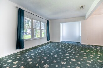 24 Cinderella Ln NW in Fort Walton Beach, FL - Foto de edificio - Building Photo