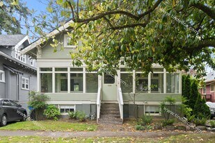 3848 SE Ivon St in Portland, OR - Building Photo