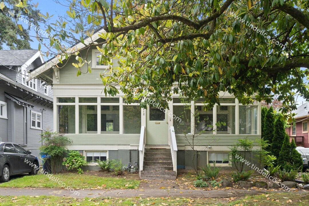 3848 SE Ivon St in Portland, OR - Building Photo