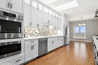1 Renaissance Pl in Palatine, IL - Building Photo - Building Photo