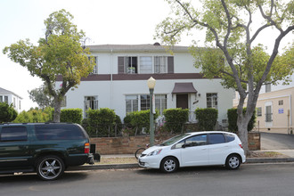 630-634 Midvale Ave in Los Angeles, CA - Building Photo - Building Photo