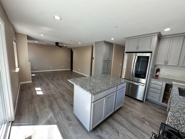 6390 San Simeon Dr in Rohnert Park, CA - Building Photo - Building Photo