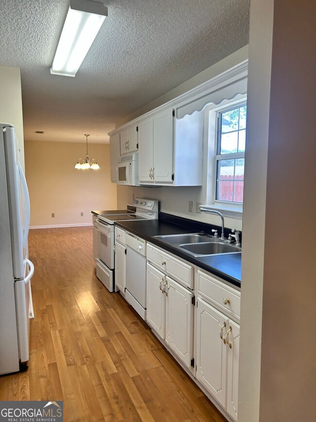 305 McQueen Cir in St. Marys, GA - Building Photo - Building Photo