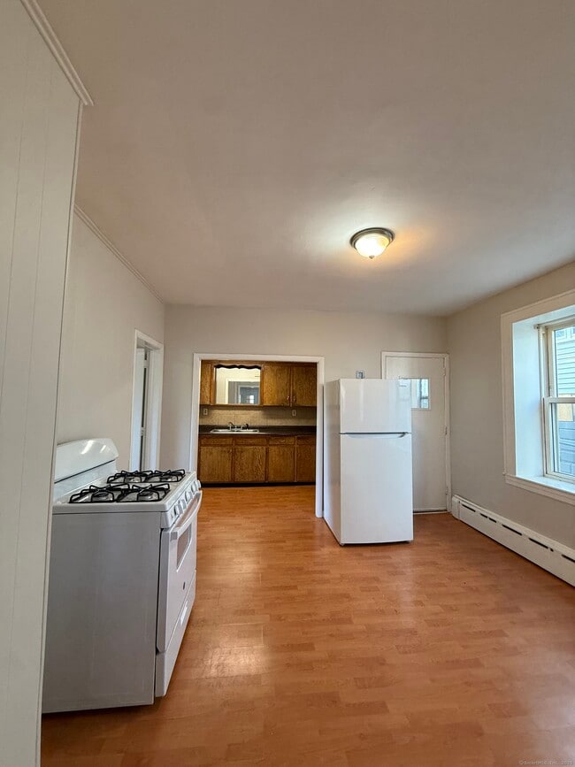 404 Congress Ave in Waterbury, CT - Building Photo - Building Photo