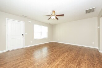 639 Big Hurricane Dr in La Vergne, TN - Building Photo - Building Photo