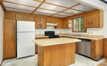 13367 87th Pl N in Maple Grove, MN - Building Photo - Building Photo