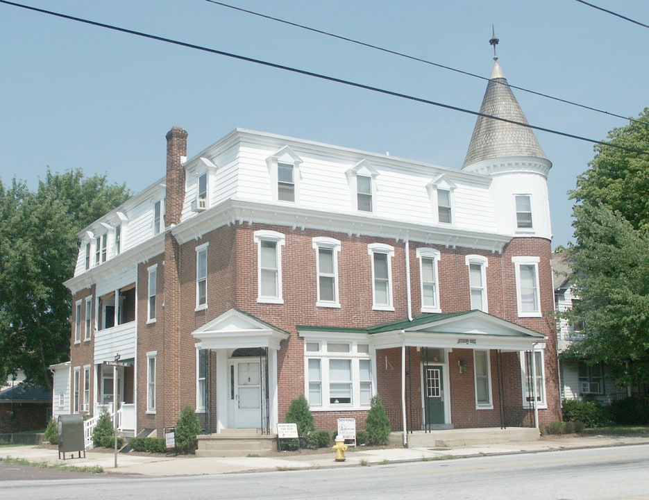 Jefferson House in Pottstown, PA - Building Photo