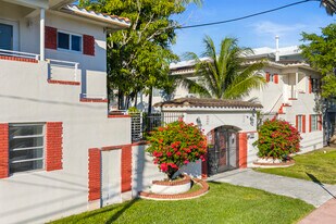 1203 Marseille Dr, Unit 1203 Marseille Dr.Unit 21 in Miami, FL - Building Photo