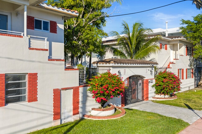 property at 1203 Marseille Dr