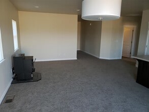 51227 Riley Ln in La Pine, OR - Building Photo - Building Photo