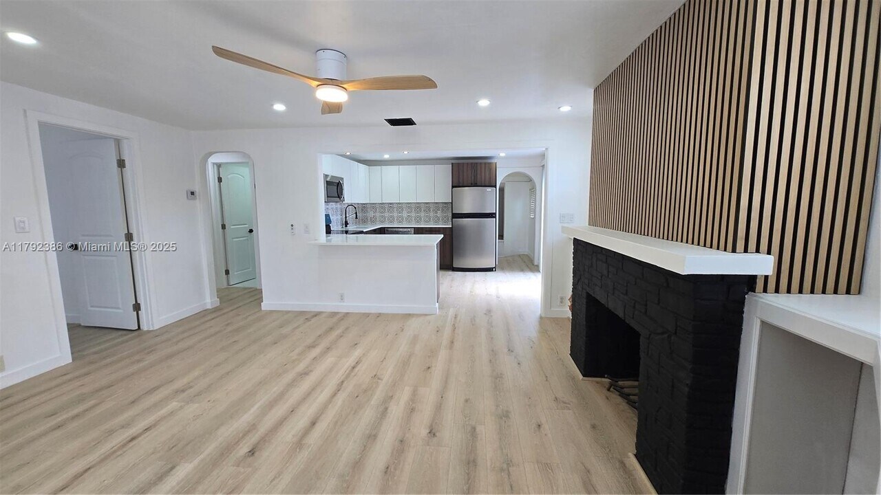 1448 NE 24th Ct in Wilton Manors, FL - Building Photo
