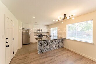 9409 Meadow Vale in Austin, TX - Building Photo - Building Photo
