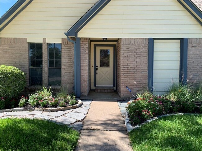315 Muirwood Ln in Sugar Land, TX - Foto de edificio - Building Photo
