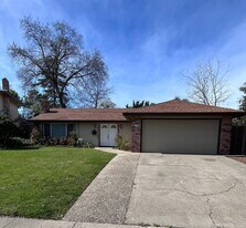 4745 Rustic Rd in Fair Oaks, CA - Building Photo