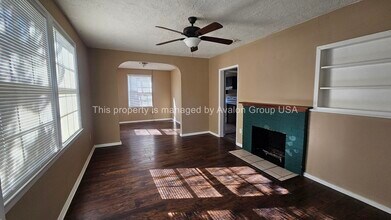 8052 Hawthorne St in Jacksonville, FL - Building Photo - Building Photo
