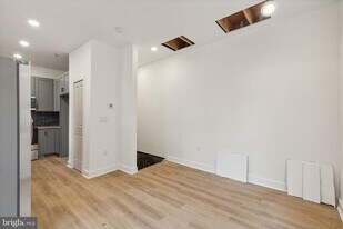 1214 S 15th St in Philadelphia, PA - Building Photo