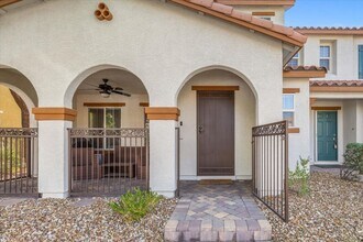 3041 Camino Sereno Ave in Henderson, NV - Building Photo - Building Photo