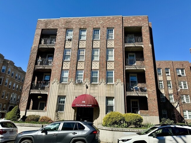 48 Strathmore Rd, Unit 1