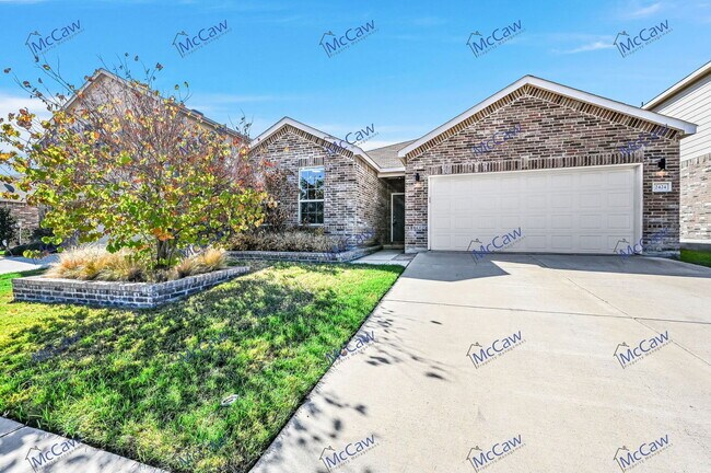 2424 Bermont Red Ln in Fort Worth, TX - Building Photo - Building Photo