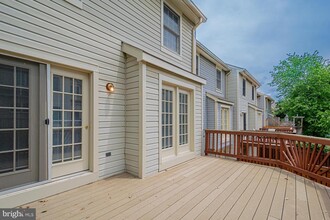 3916 Maximilian Ct in Fairfax, VA - Building Photo - Building Photo