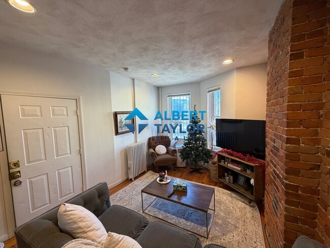 210 Hemenway St, Unit 218-2 in Boston, MA - Building Photo - Building Photo