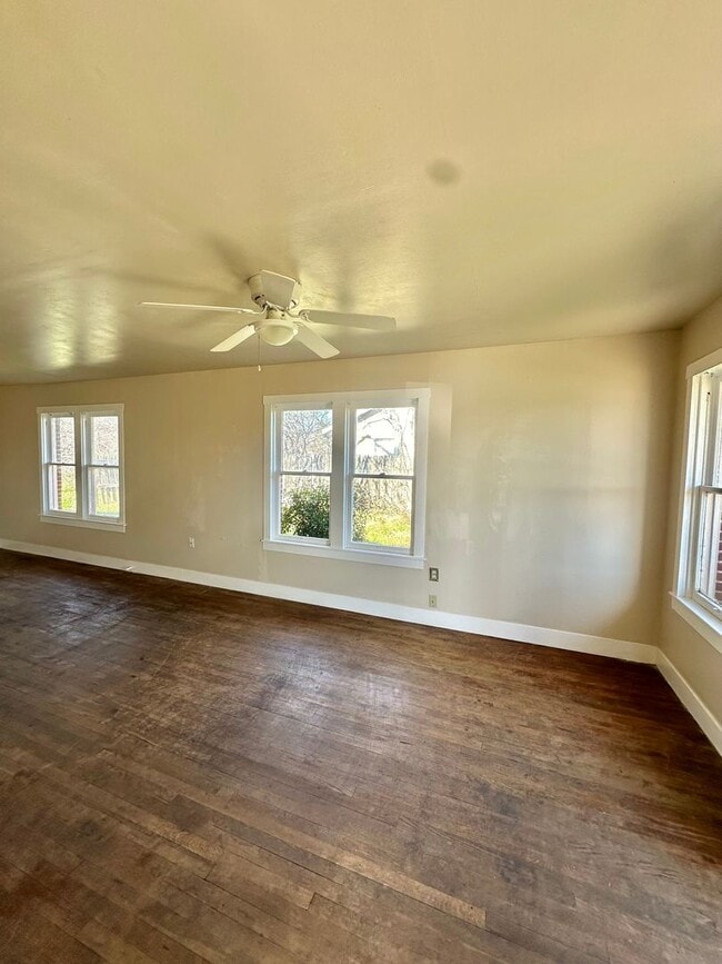 1709 S Van Buren St in San Angelo, TX - Building Photo - Building Photo