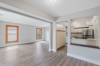 1808 Fayette Walk in Hoffman Estates, IL - Building Photo - Building Photo
