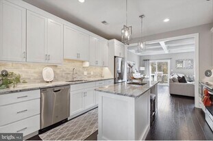 514 Coates Ln in King of Prussia, PA - Building Photo