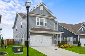 704 Conifer Dr in Spring Hill, TN - Building Photo - Building Photo