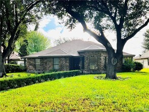 7 S Cynthia St in McAllen, TX - Building Photo - Building Photo