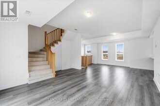 62 Kenesky Dr in Hamilton, ON - Building Photo - Building Photo