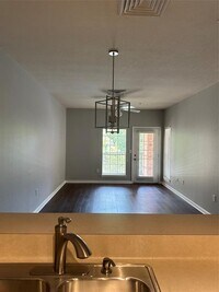 2815 Kings Crossing Dr photo'