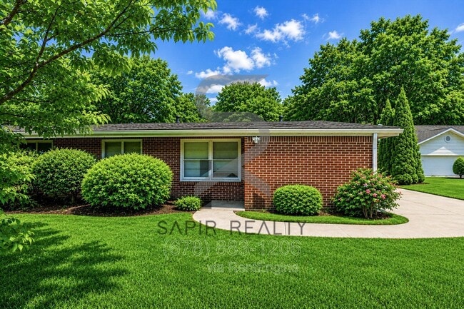property at 1055 Pine St NE