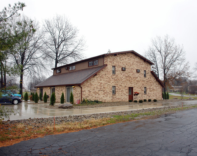 2067 Wolosyn Cir in Youngstown, OH - Foto de edificio - Building Photo