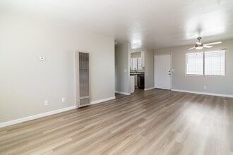 Alturas Paso Robles Apartment Homes in Paso Robles, CA - Building Photo - Building Photo