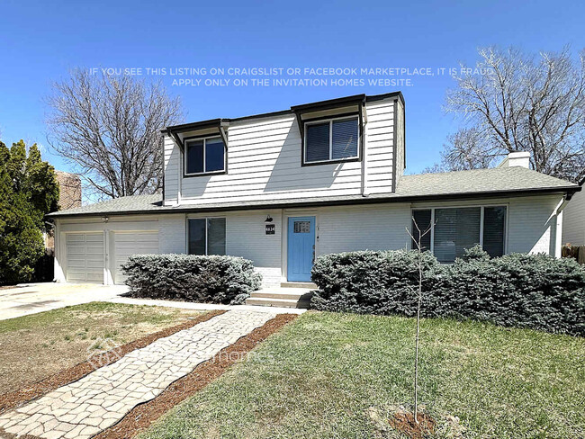 4634 S Ivory Cir in Aurora, CO - Building Photo - Building Photo