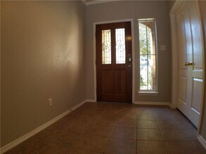 2208 Hayfield Square in Pflugerville, TX - Building Photo - Building Photo