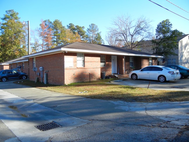 1676 Baugh St in Orangeburg, SC - Building Photo - Building Photo