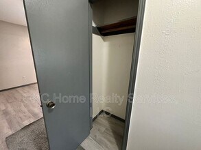 1706 Surrey Pl in Norman, OK - Building Photo - Building Photo