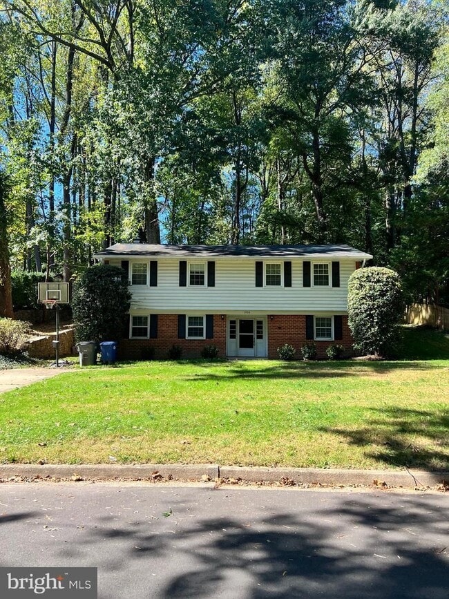 3900 Ivydale Dr in Annandale, VA - Building Photo - Building Photo