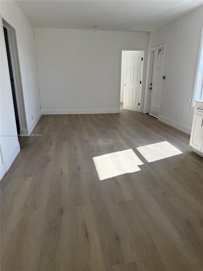 property at 800 N Federal Hwy