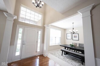 13086 Avon Cross Way in Fishers, IN - Building Photo - Building Photo