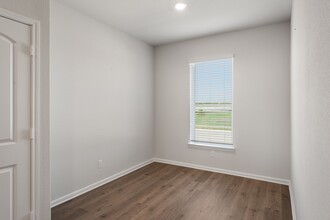 125 Magnolia Blvd in Hutchins, TX - Building Photo - Building Photo