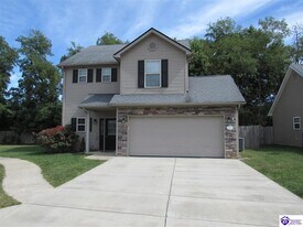 126 Ashton Walk in Radcliff, KY - Building Photo