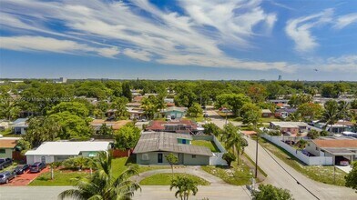 7101 SW 12th St in Pembroke Pines, FL - Building Photo - Building Photo