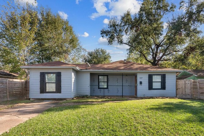 property at 5107 Dickens Rd