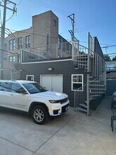 1744 W Foster Ave, Unit 1M in Chicago, IL - Foto de edificio - Building Photo